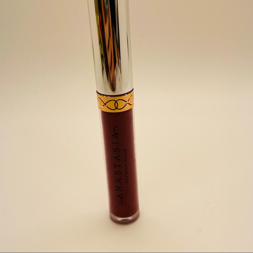 NWT Anastasia Beverly Hills Liquid Lipstick - Trust Issues (Burgundy) - Picture 11 of 11